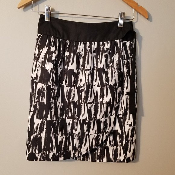 Banana Rebublic Black/White Mini Wrap Skirt Size 2 - Picture 1 of 6